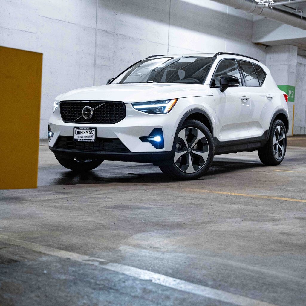 Used 2026 Volvo XC40 B5 Plus SUV