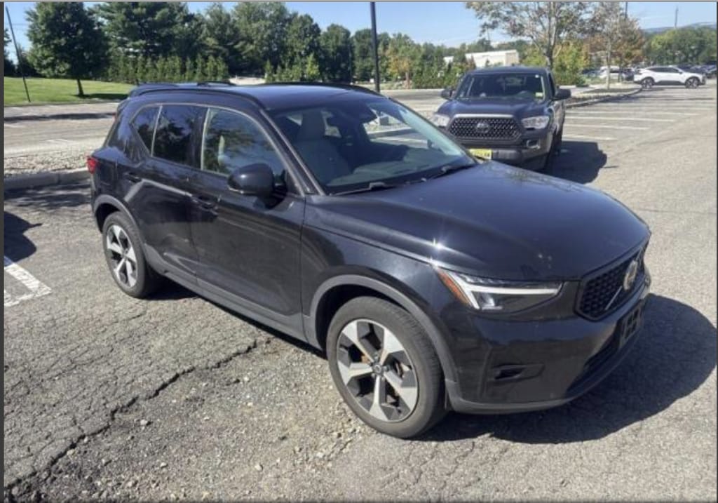 Certified 2024 Volvo XC40 B5 Plus Dark Theme SUV