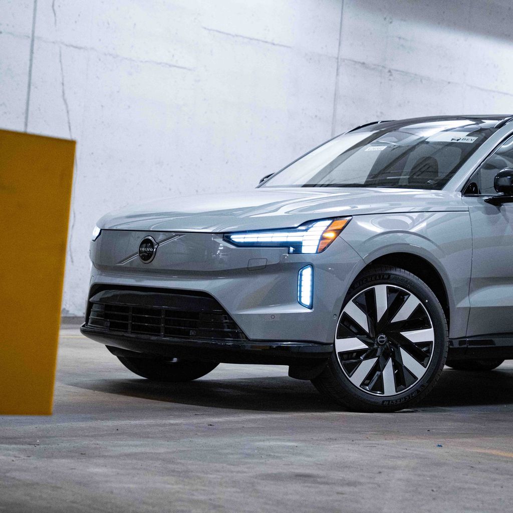 New 2026 Volvo EX90 Twin Motor Performance Ultra 7-Seater SUV