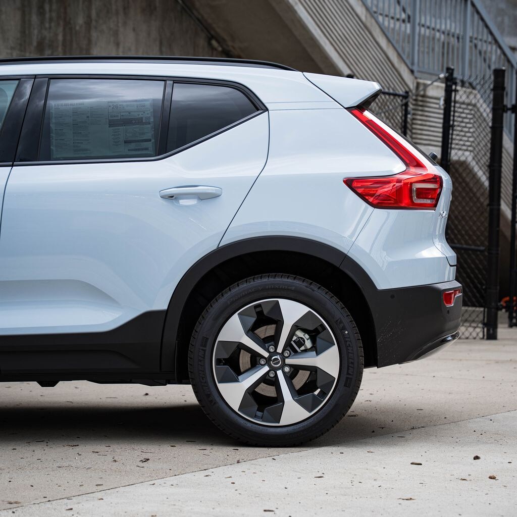 Used 2026 Volvo XC40 B5 Plus SUV