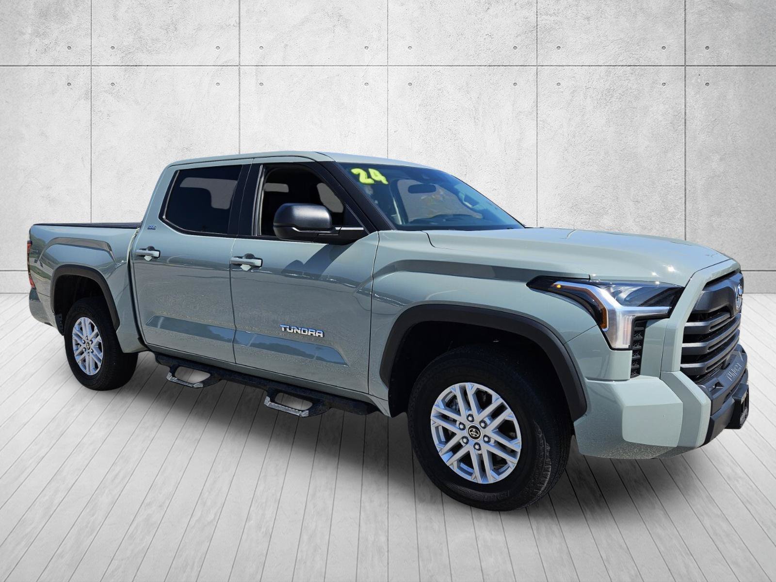 Used 2024 Toyota Tundra 4WD SR5 SR5 CrewMax 5.5 Bed