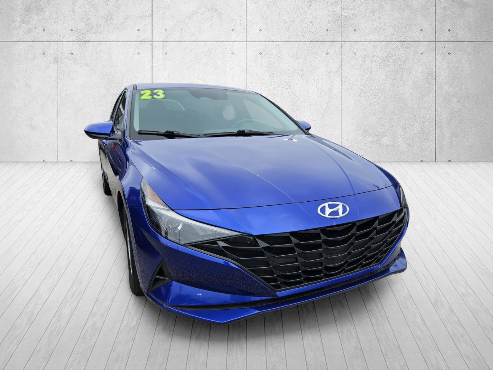 Used 2023 Hyundai Elantra SE SE IVT