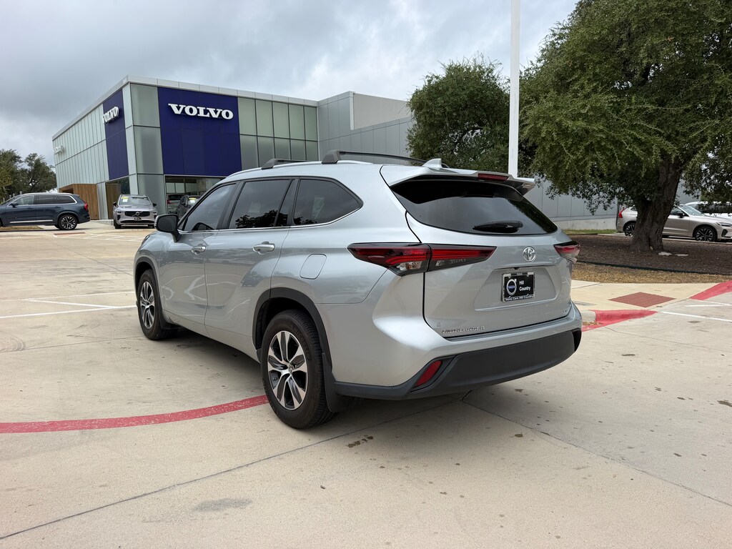 Used 2024 Toyota Highlander XLE SUV