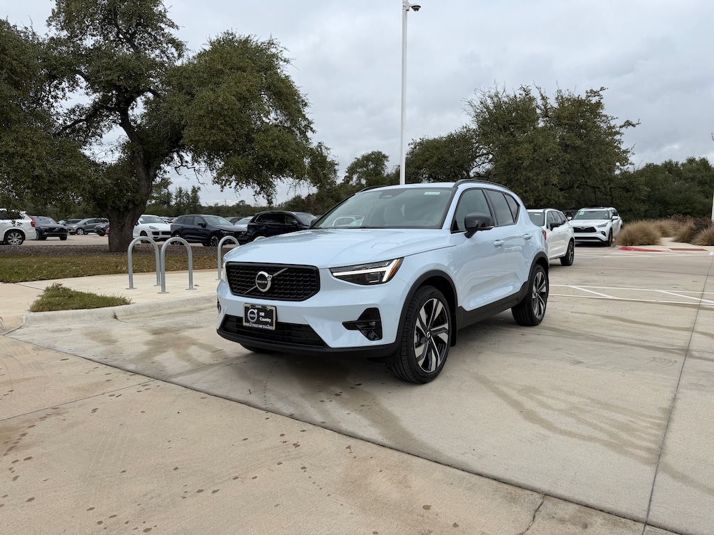 New 2026 Volvo XC40 B4 Plus SUV