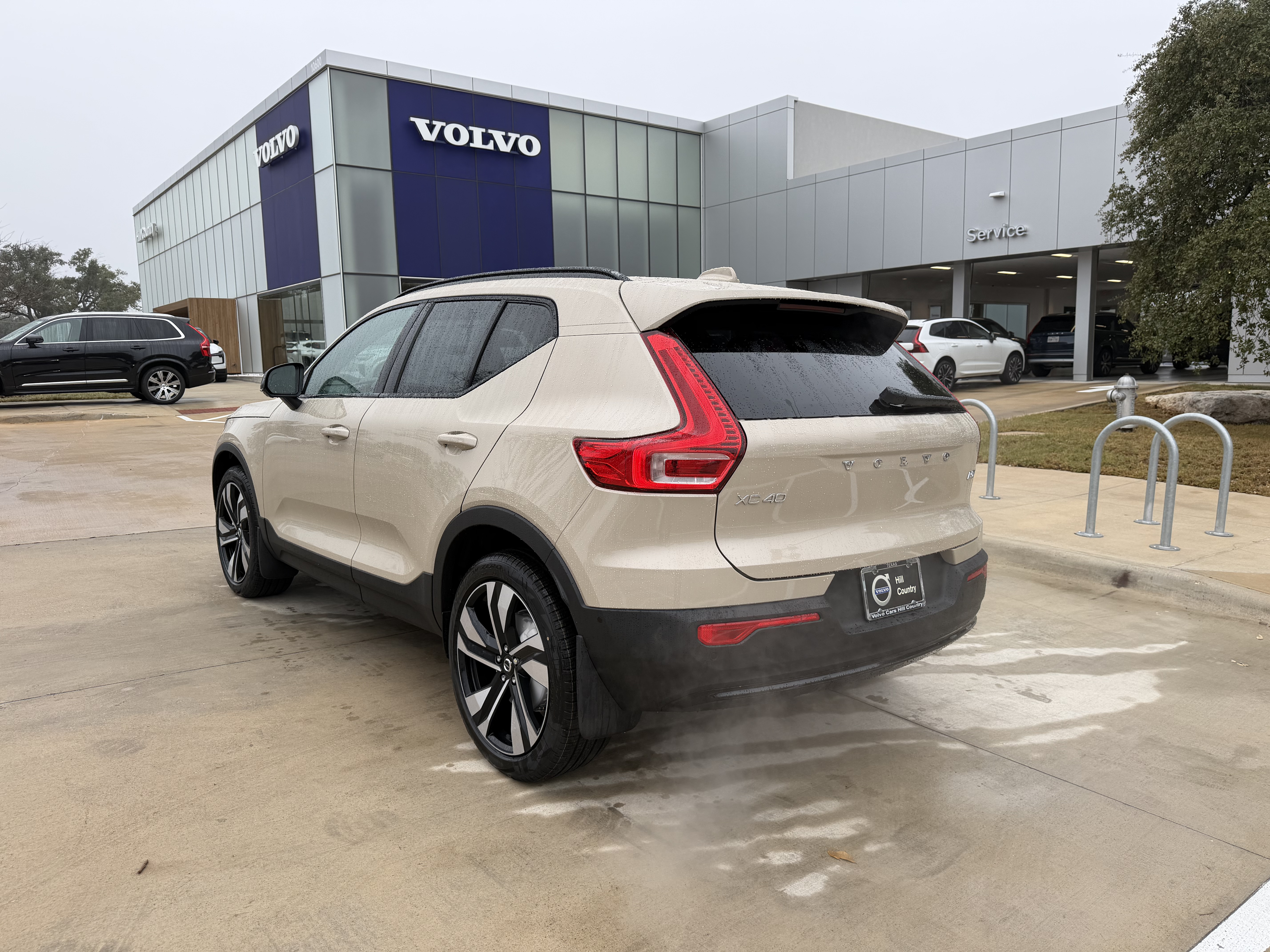 New 2026 Volvo XC40 B5 Ultra SUV