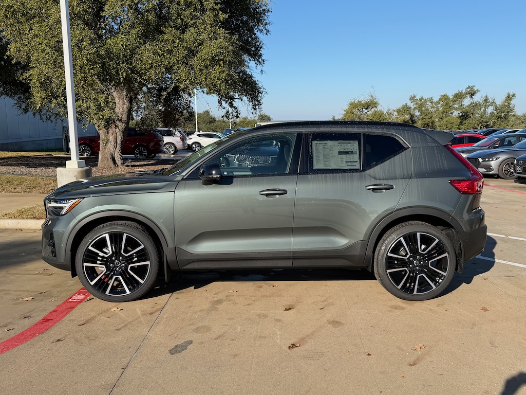 Used 2026 Volvo XC40 B5 Ultra SUV
