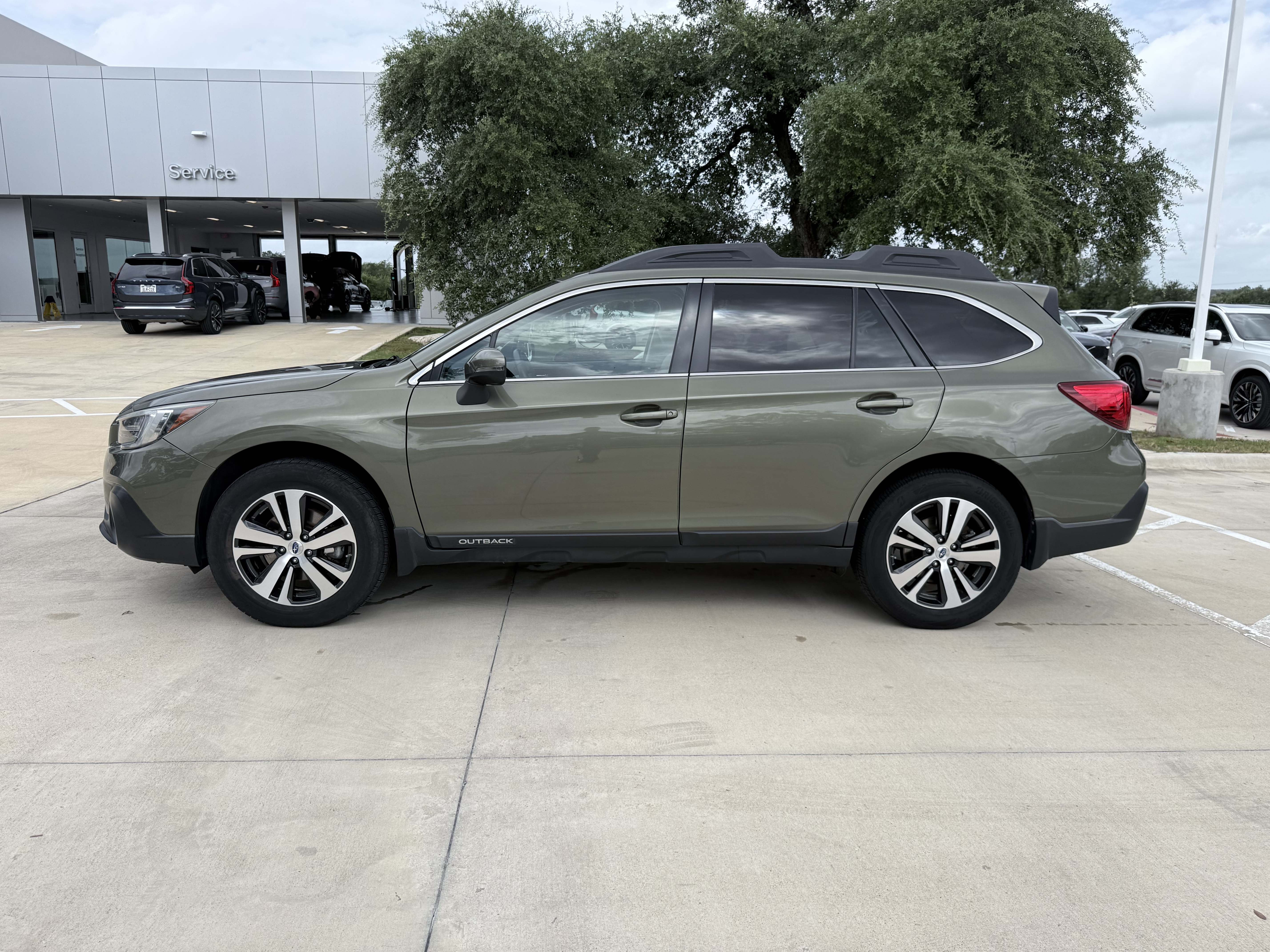 Used 2018 Subaru Outback 2.5i Limited SUV