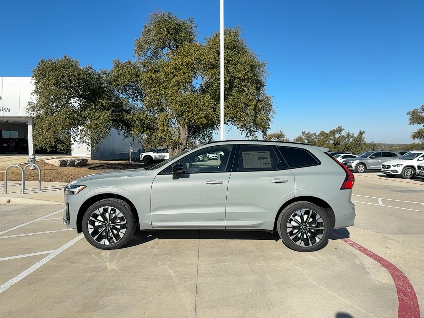 New 2026 Volvo XC60 B5 Plus SUV