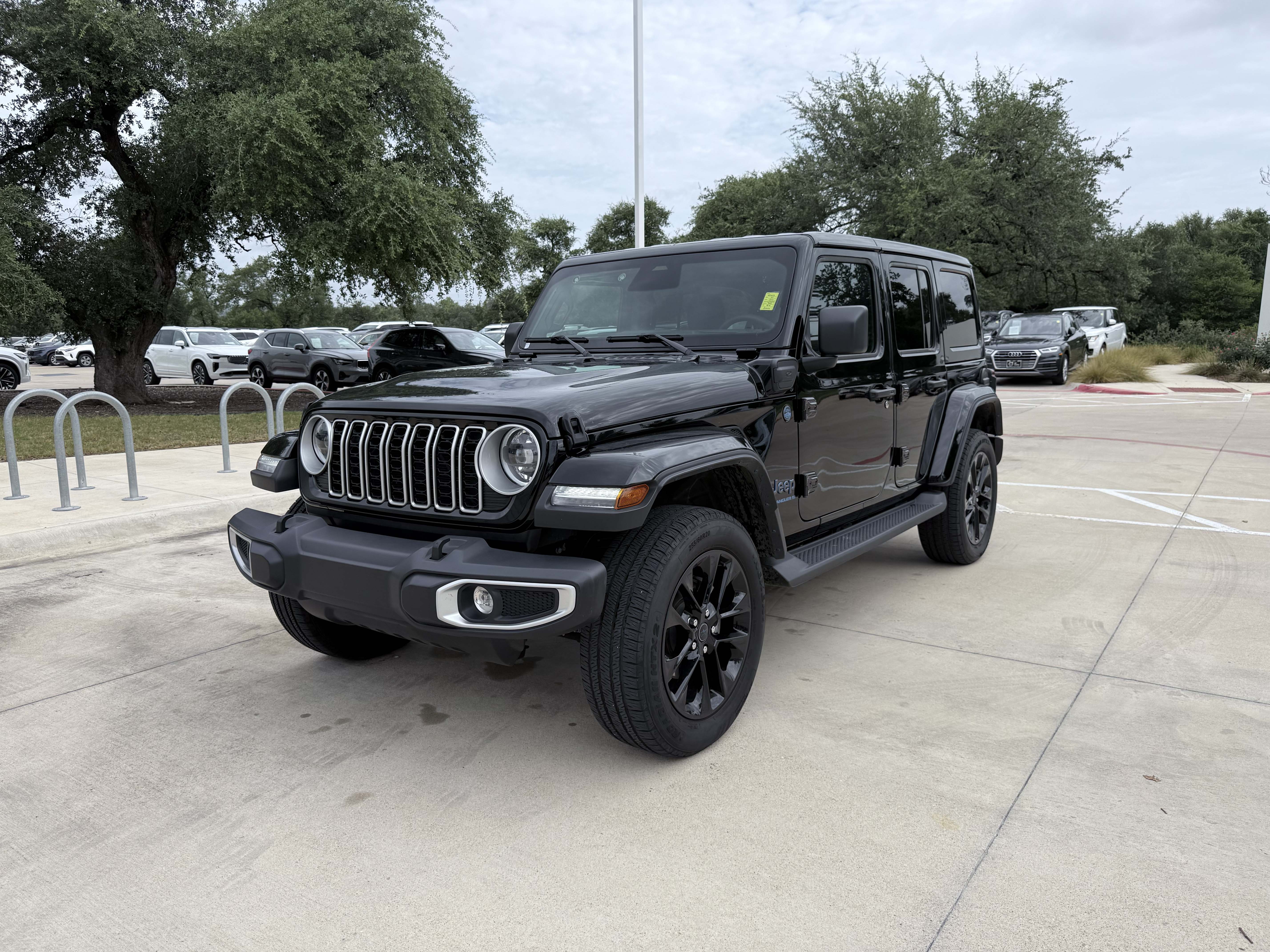 Used 2025 Jeep Wrangler 4xe Sahara SUV