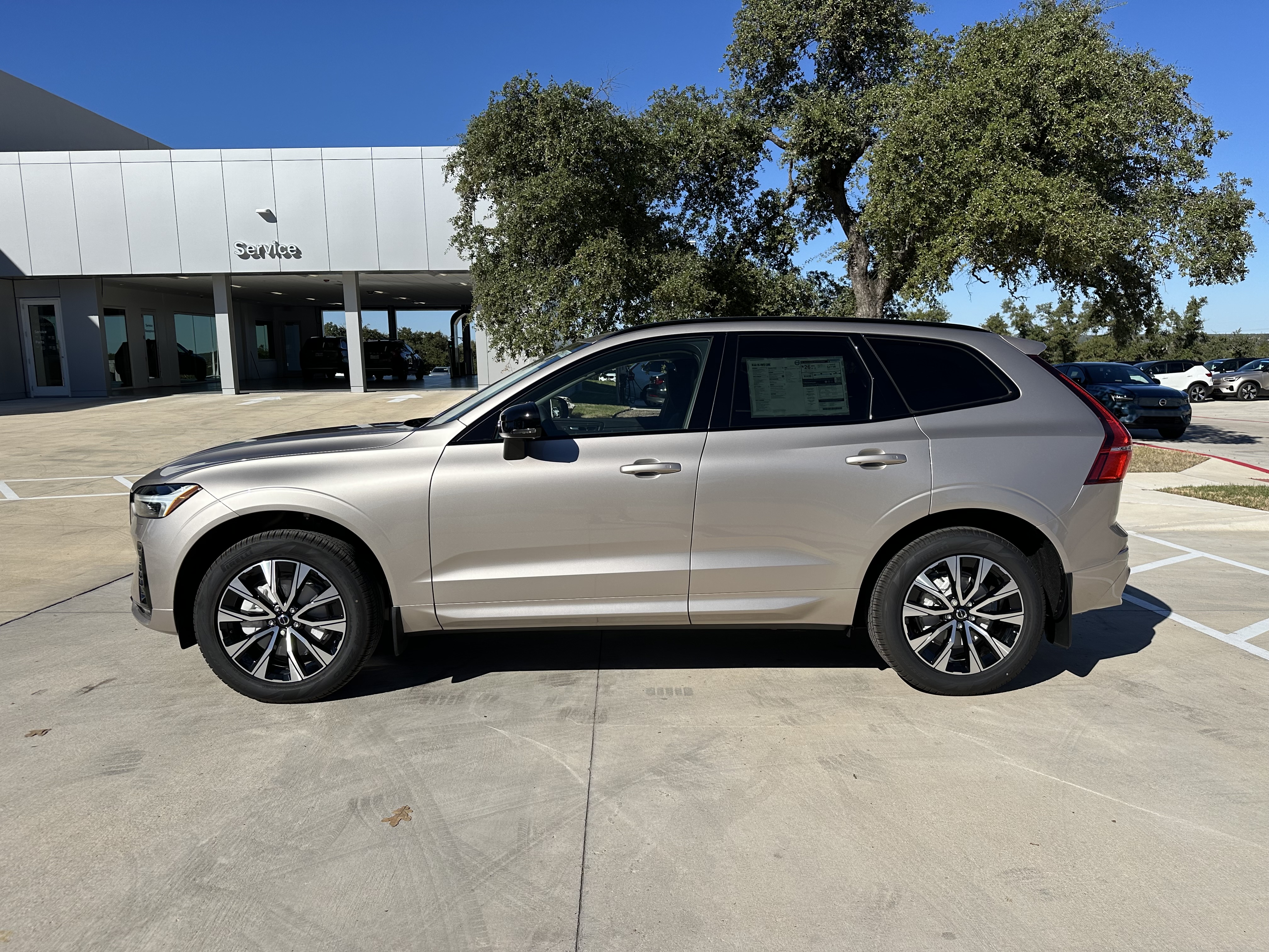 Used 2025 Volvo XC60 B5 Core SUV