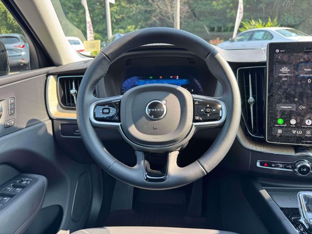 2026 Volvo XC60 Plus - Photo 21