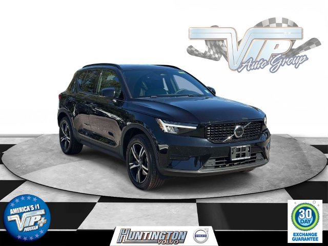 2024 Volvo XC40 B5 Core SUV for sale in Huntington, NY
