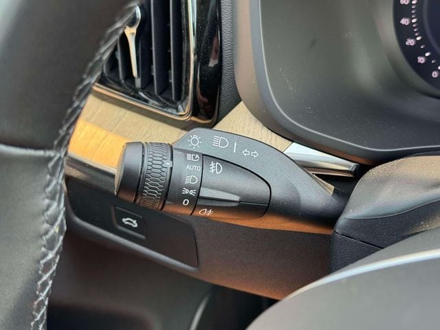 2026 Volvo XC60 Plus - Photo 22