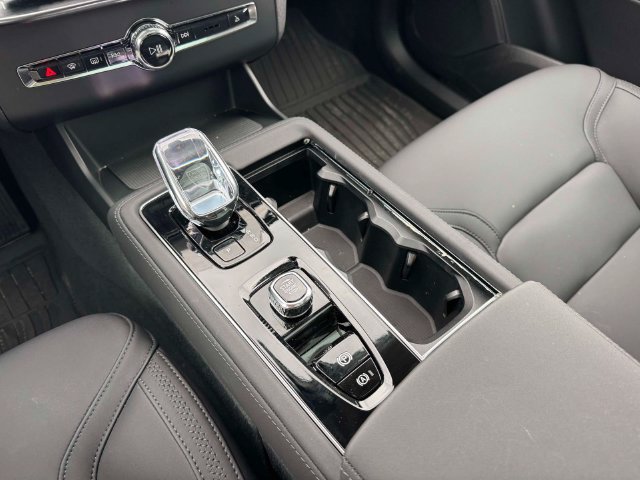 2026 Volvo XC90 Plus - Photo 30
