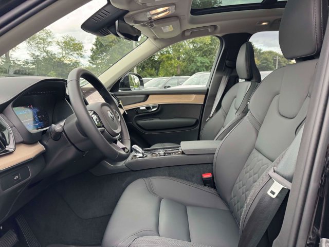 2026 Volvo XC90 Plus - Photo 13