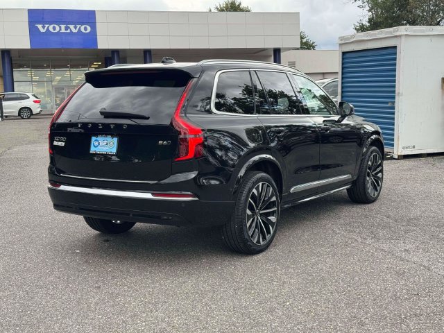2026 Volvo XC90 Plus - Photo 8