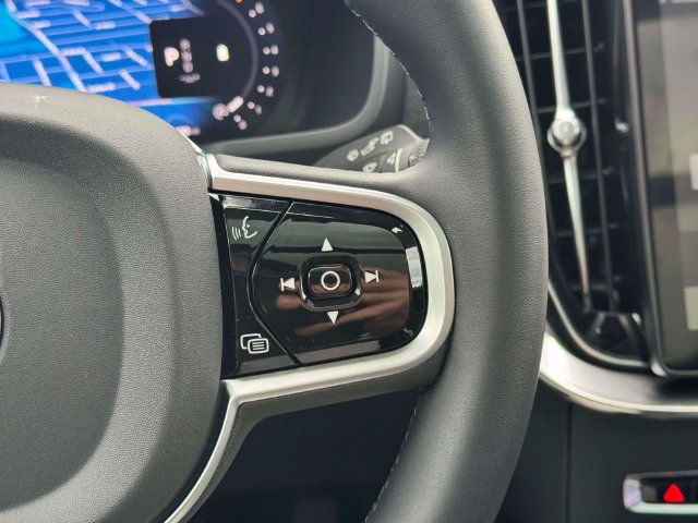 2026 Volvo XC90 Plus - Photo 23