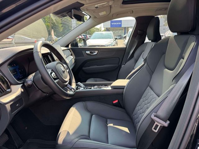 2026 Volvo XC60 Plus - Photo 14