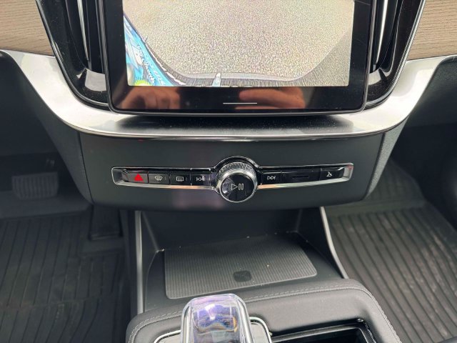 2026 Volvo XC90 Plus - Photo 29
