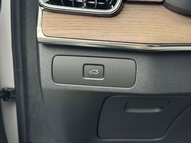 2026 Volvo XC90 Ultra - Photo 19