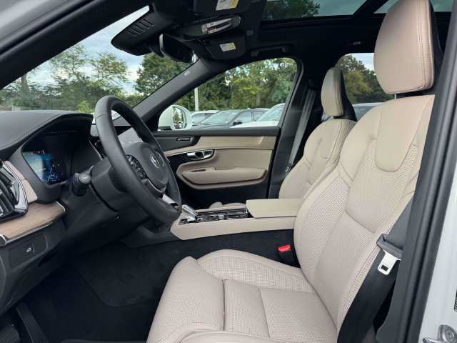 2026 Volvo XC90 Ultra - Photo 13