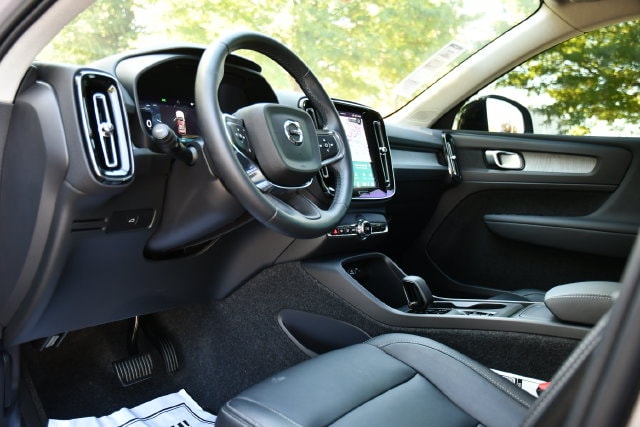 2026 Volvo XC40 Core - Photo 13