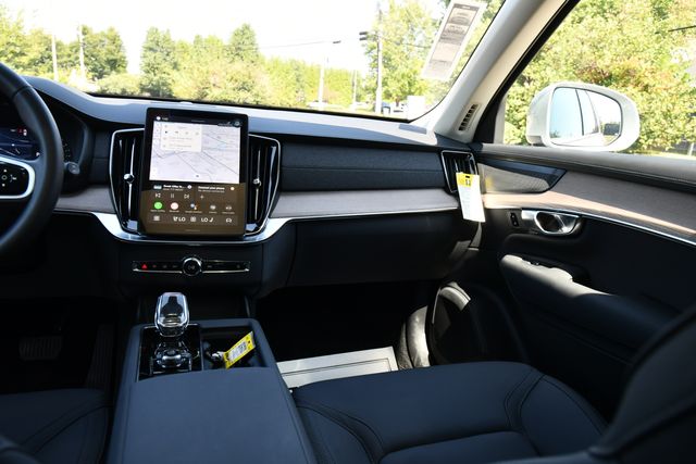 2026 Volvo XC90 Plus - Photo 22