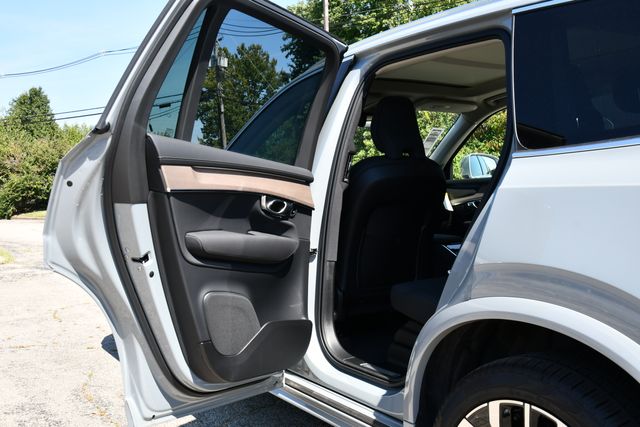 2026 Volvo XC90 Plus - Photo 17