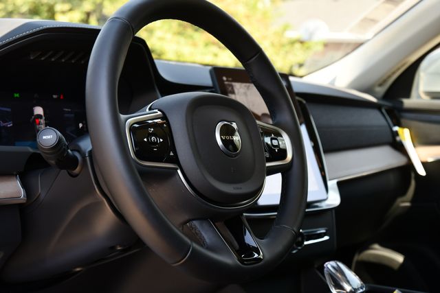 2026 Volvo XC90 Plus - Photo 13