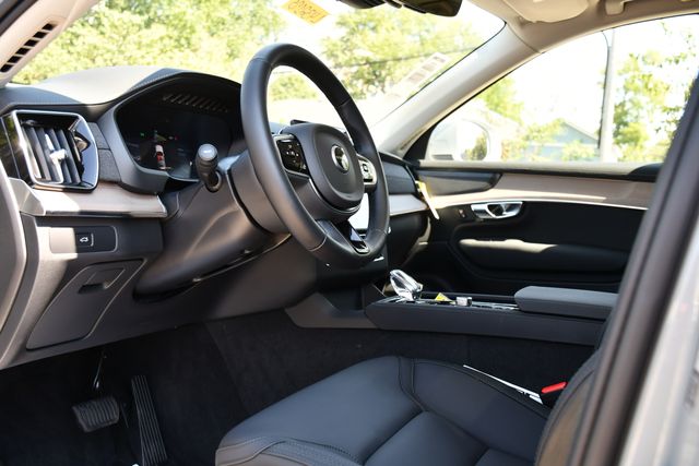 2026 Volvo XC90 Plus - Photo 15