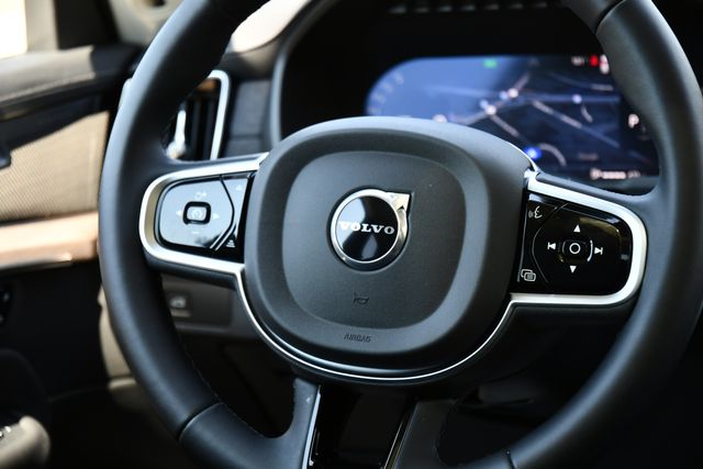 2026 Volvo XC90 Plus - Photo 23