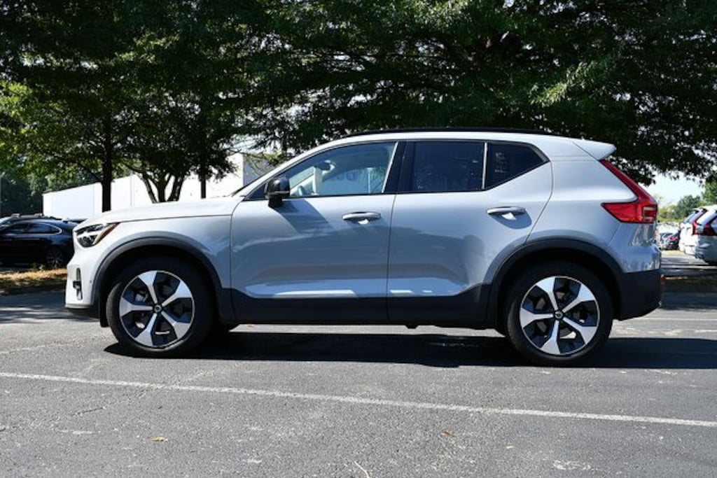 Certified 2026 Volvo XC40 B5 Plus SUV