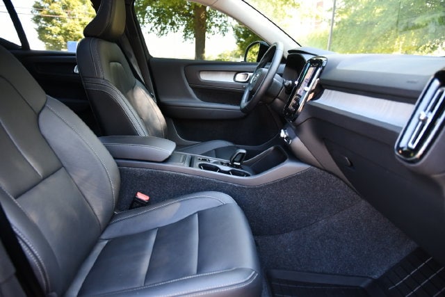 2026 Volvo XC40 Core - Photo 30
