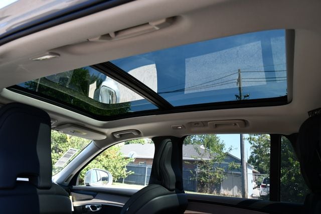 2026 Volvo XC90 Plus - Photo 26
