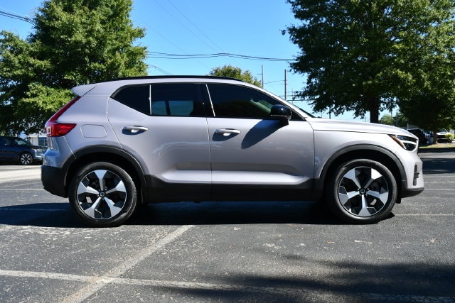 2026 Volvo XC40 Core - Photo 8
