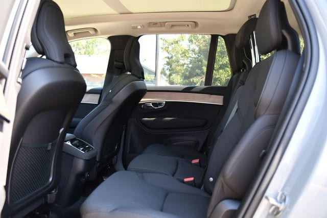 2026 Volvo XC90 Plus - Photo 18