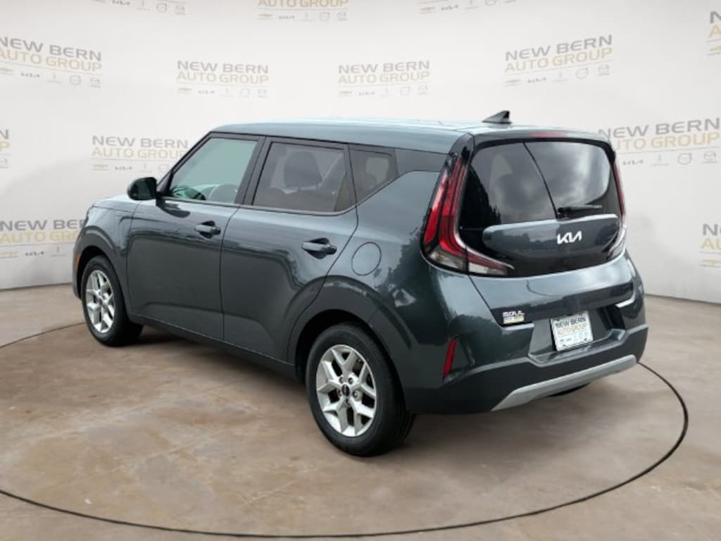 Used 2024 Kia Soul LX Hatchback