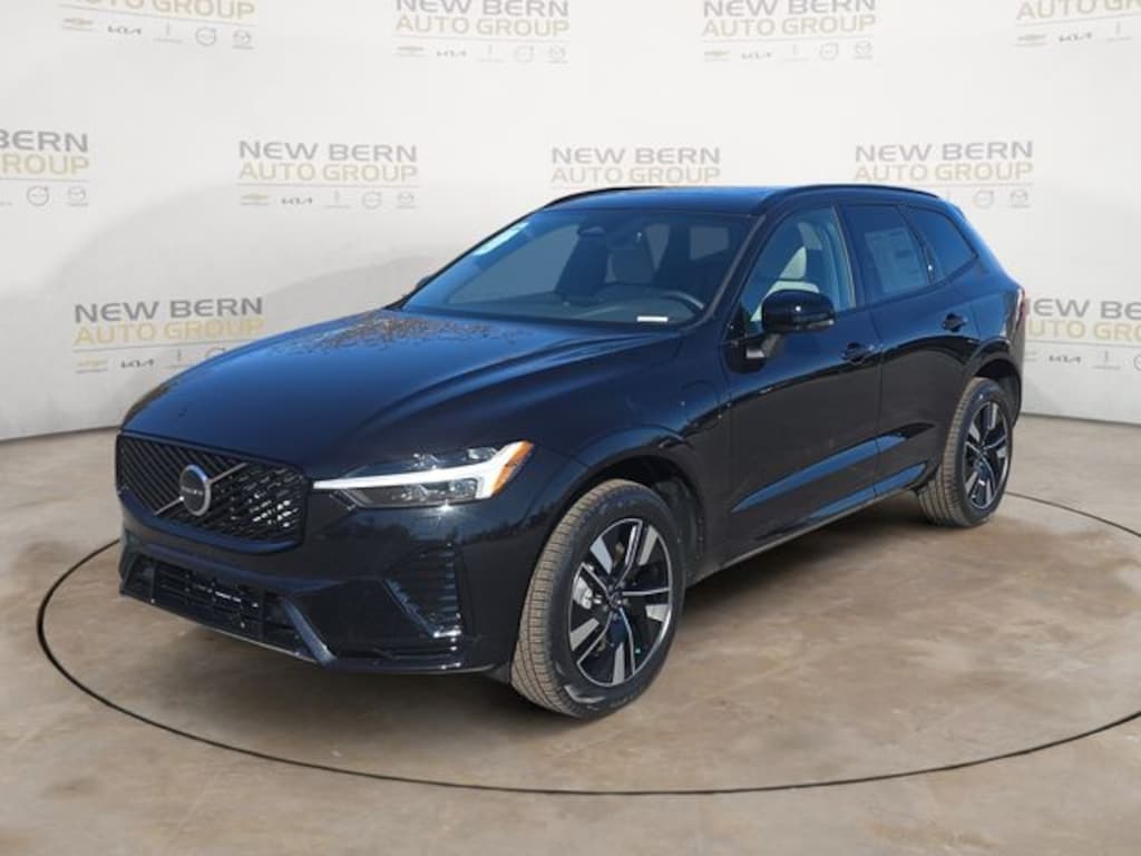 New 2026 Volvo XC60 plug-in hybrid T8 Core SUV