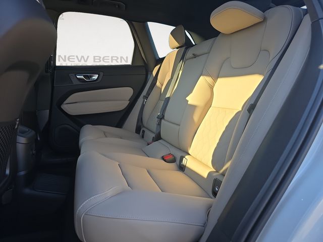 2026 Volvo XC60 Plus - Photo 12
