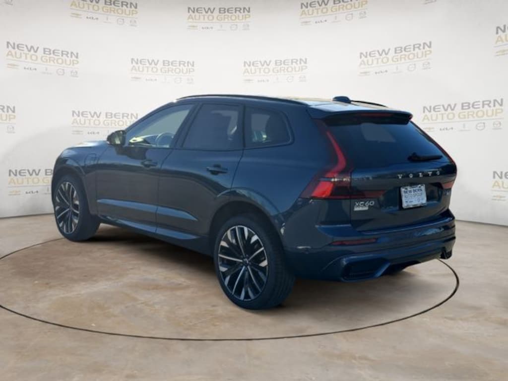 New 2026 Volvo XC60 plug-in hybrid T8 Ultra SUV