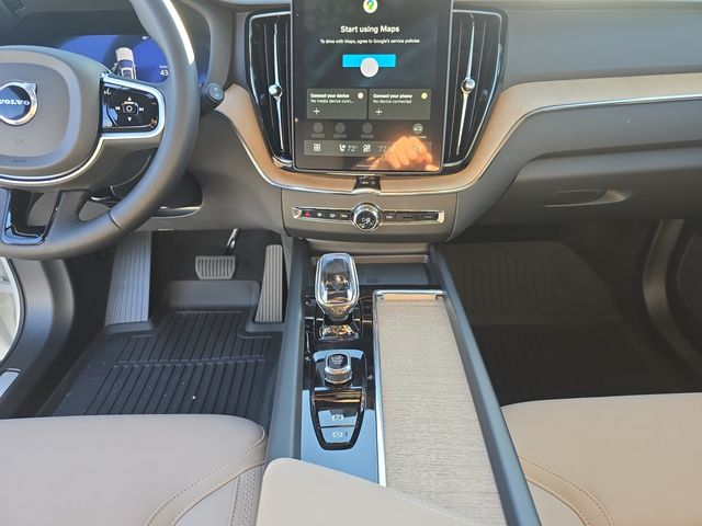 2026 Volvo XC60 Plus - Photo 10