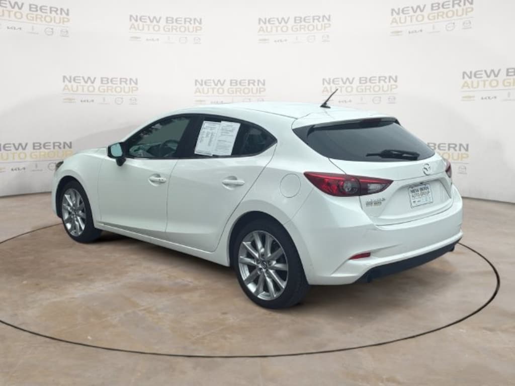 Used 2017 Mazda Mazda3 Touring 2.5 Hatchback