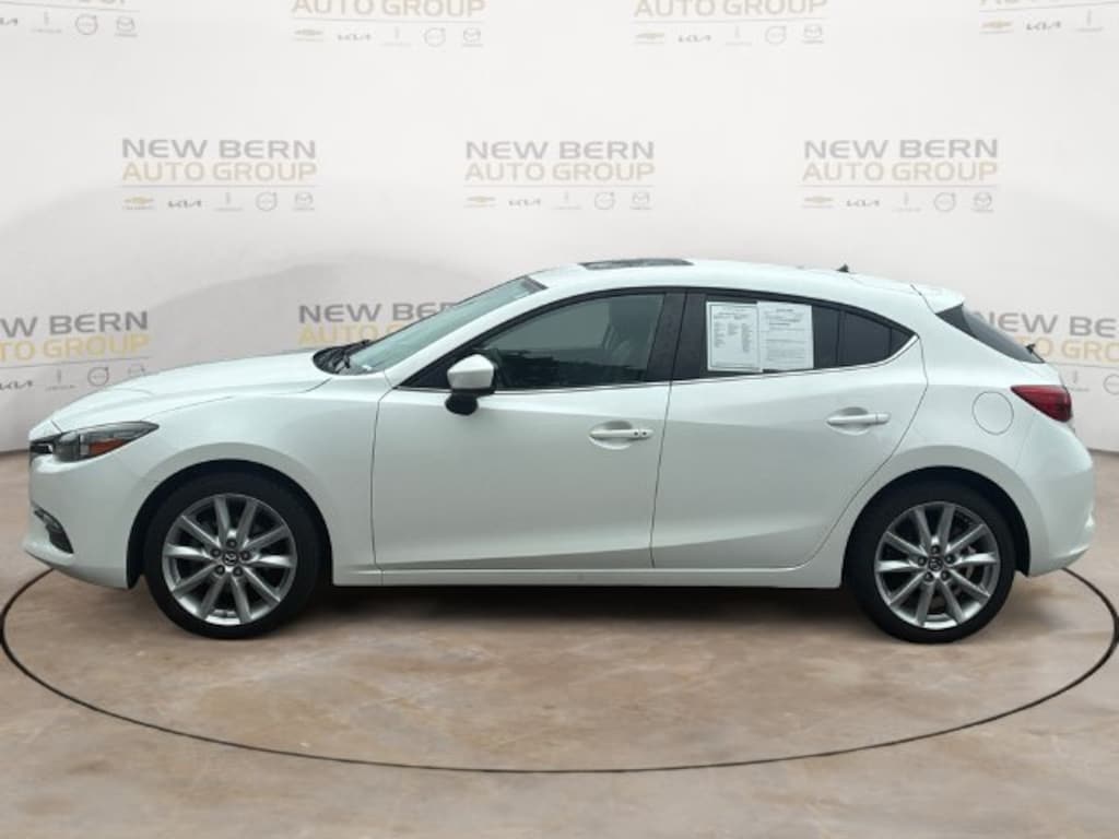 Used 2017 Mazda Mazda3 Touring 2.5 Hatchback