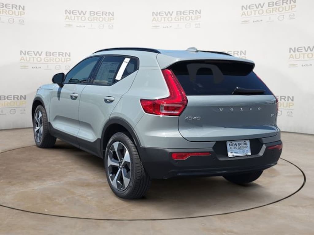 New 2026 Volvo XC40 B5 Plus SUV