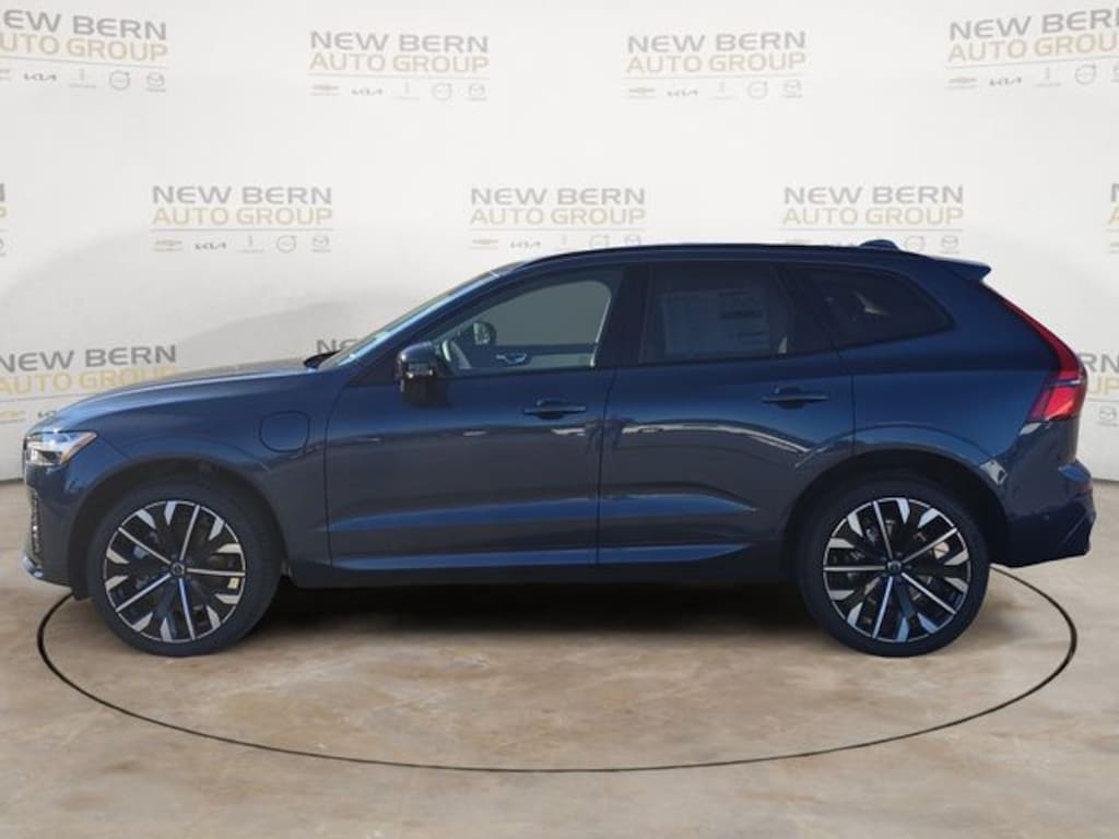 New 2026 Volvo XC60 plug-in hybrid T8 Ultra SUV