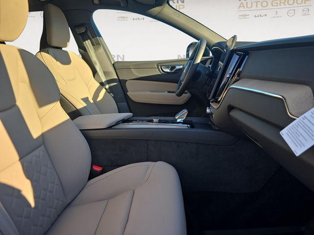 2026 Volvo XC60 Plus - Photo 14
