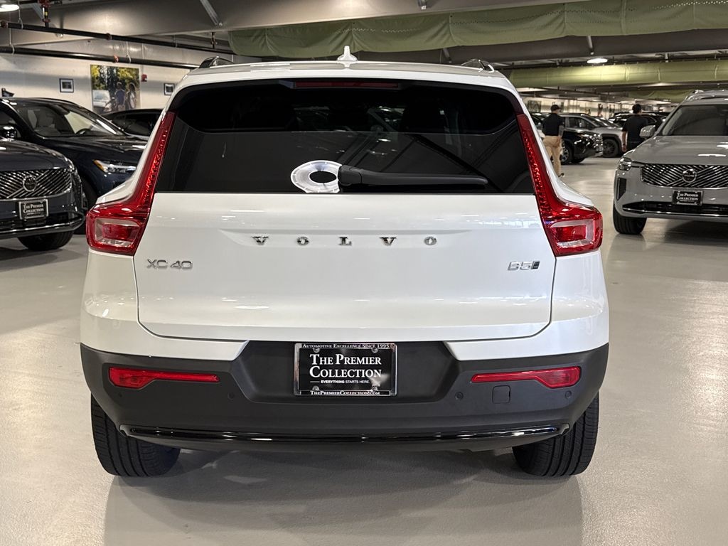 New 2026 Volvo XC40 B5 Plus SUV
