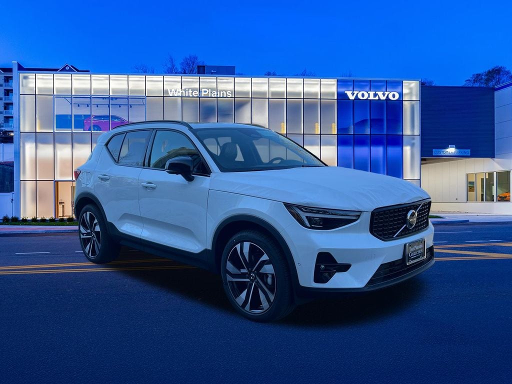 New 2026 Volvo XC40 B5 Ultra SUV