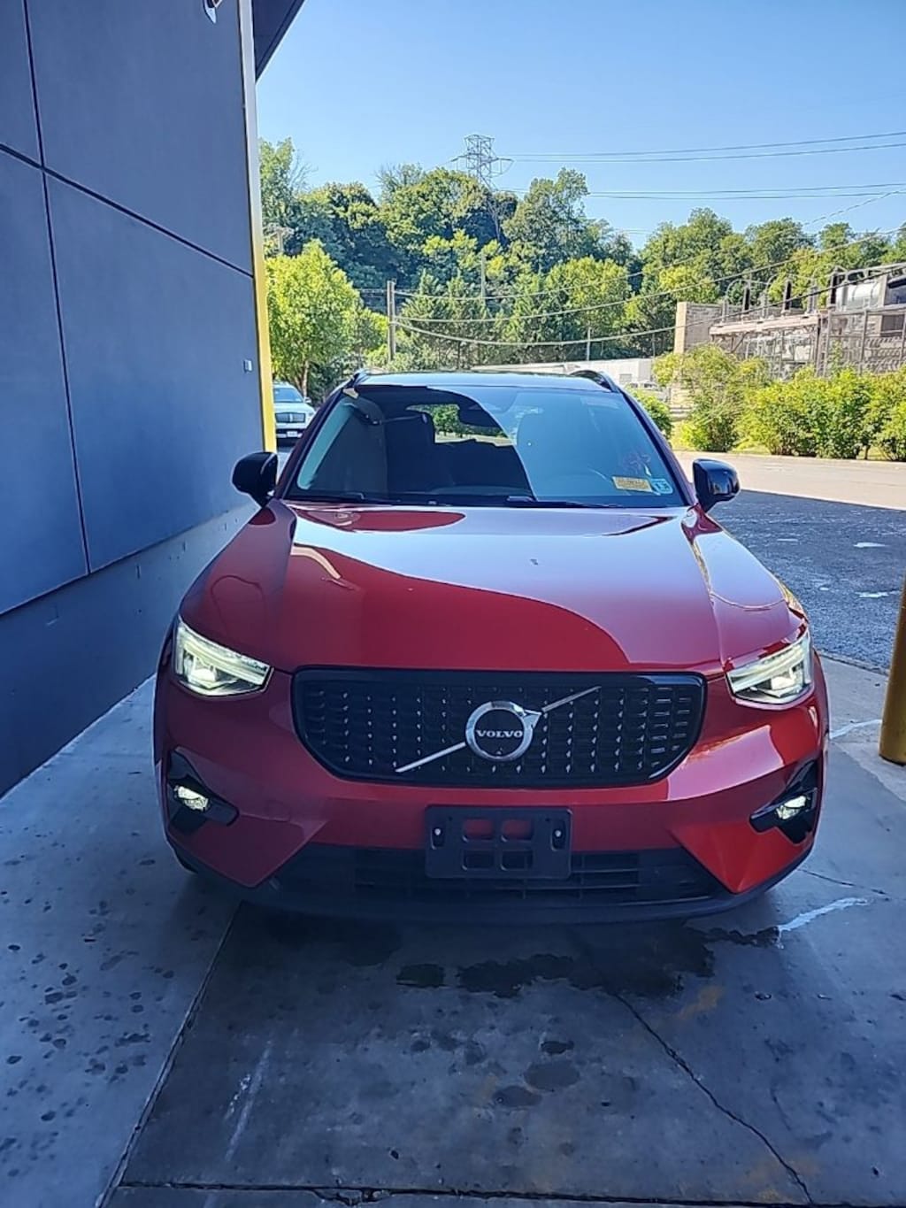 Certified 2025 Volvo XC40 B5 Plus Dark Theme SUV