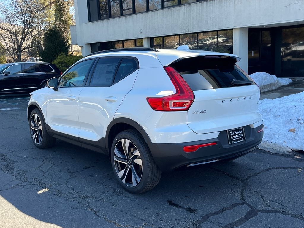 New 2026 Volvo XC40 B5 Ultra SUV